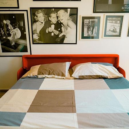 Hollywood Apartment Near Station With Parking Bari Buitenkant foto