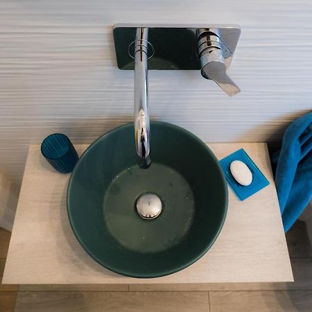 Hollywood Apartment Near Station With Parking Bari Buitenkant foto