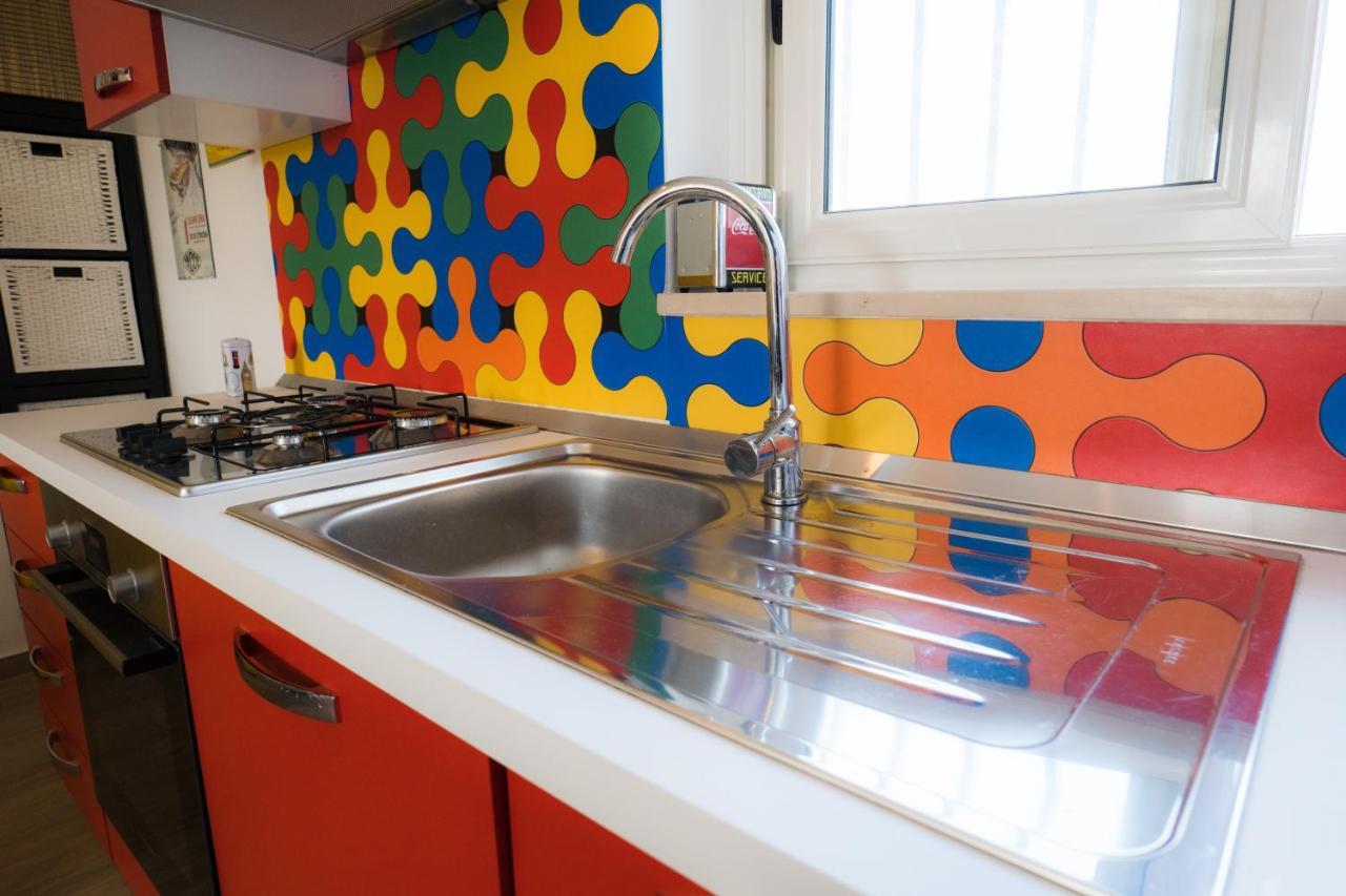 Hollywood Apartment Near Station With Parking Bari Buitenkant foto