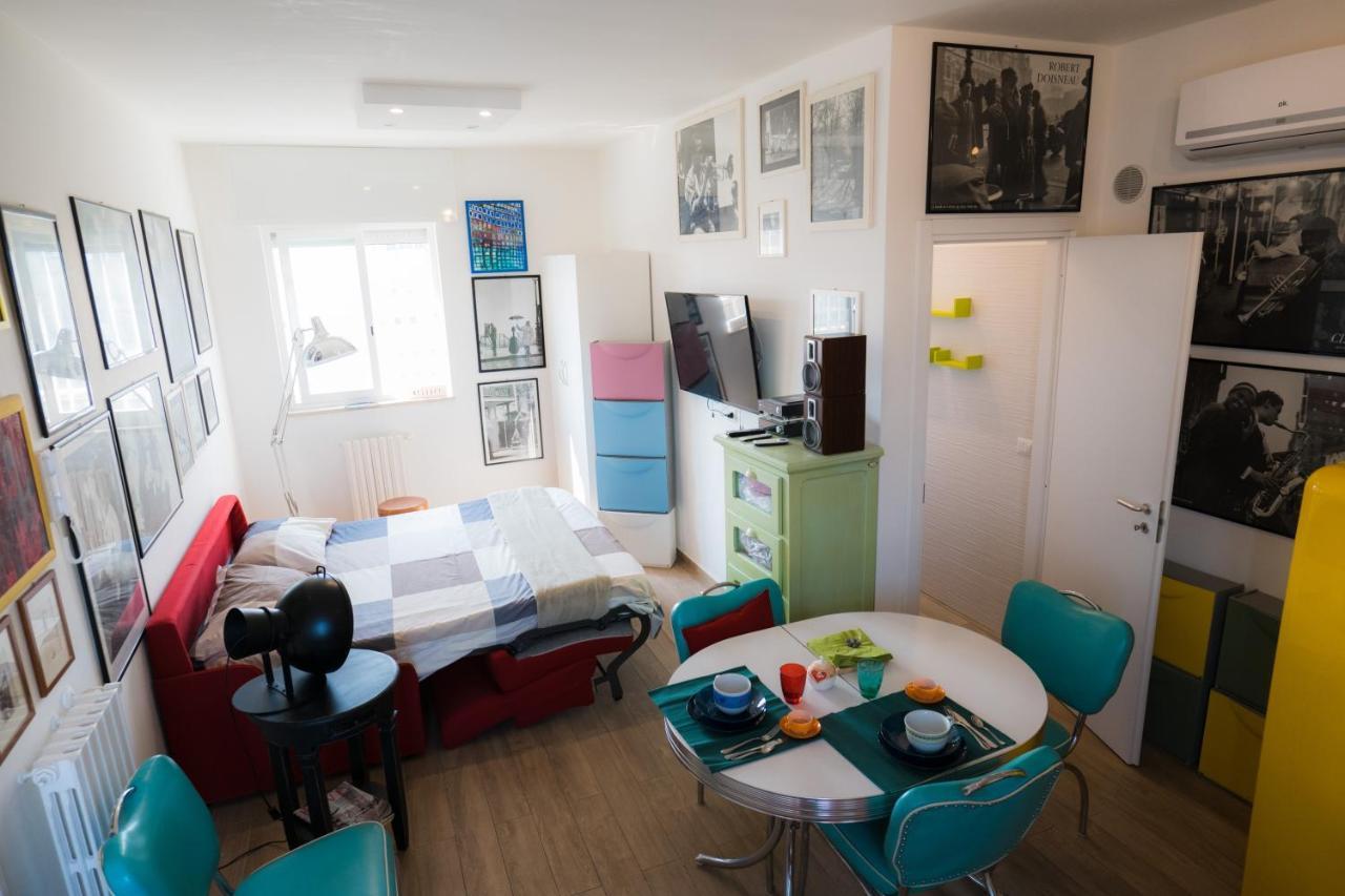 Hollywood Apartment Near Station With Parking Bari Buitenkant foto