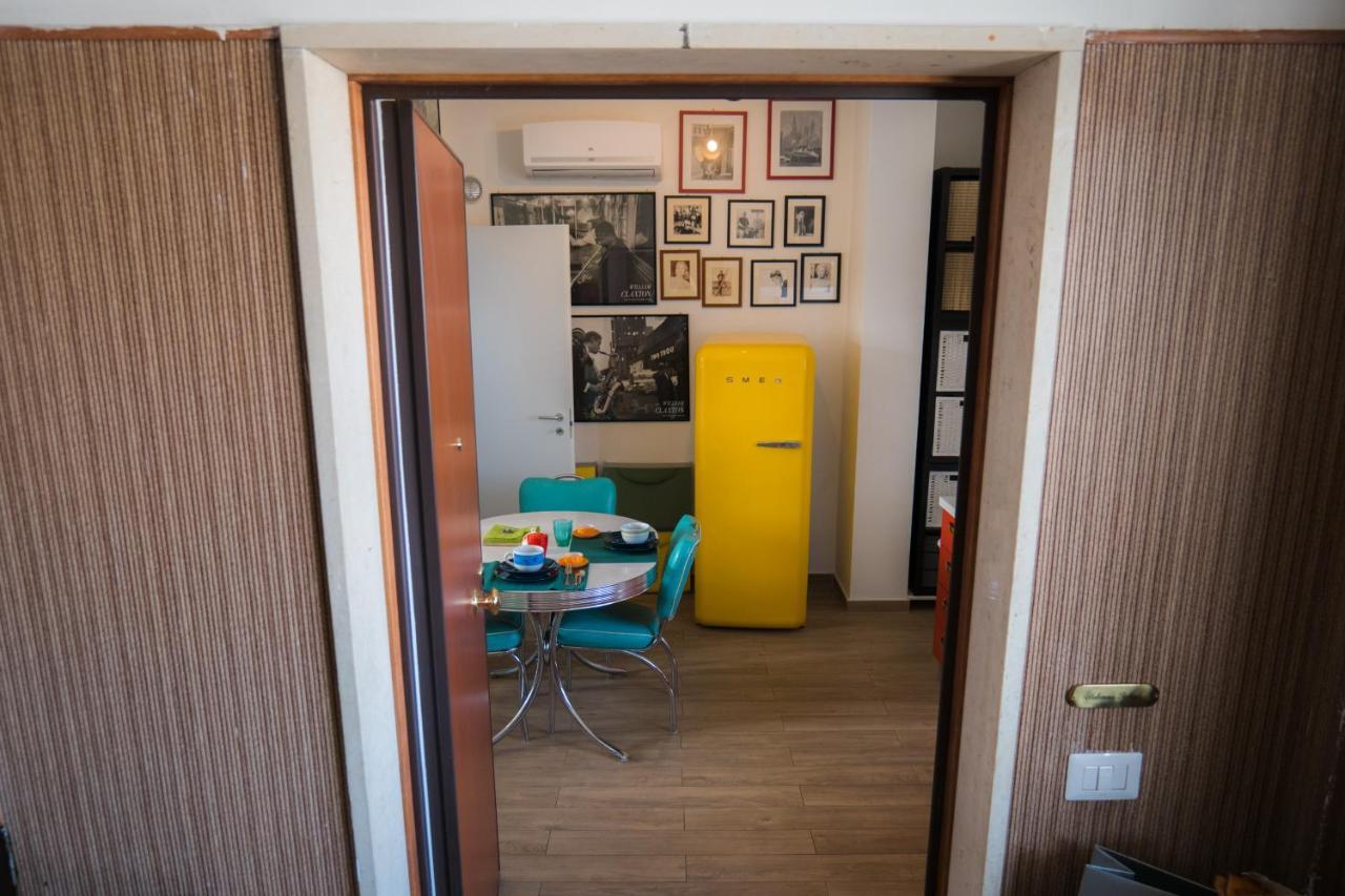 Hollywood Apartment Near Station With Parking Bari Buitenkant foto